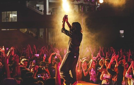 Por Qué Nos Apartamos de Dios