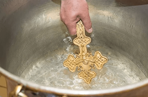 Mezclar lo Santo con lo Profano